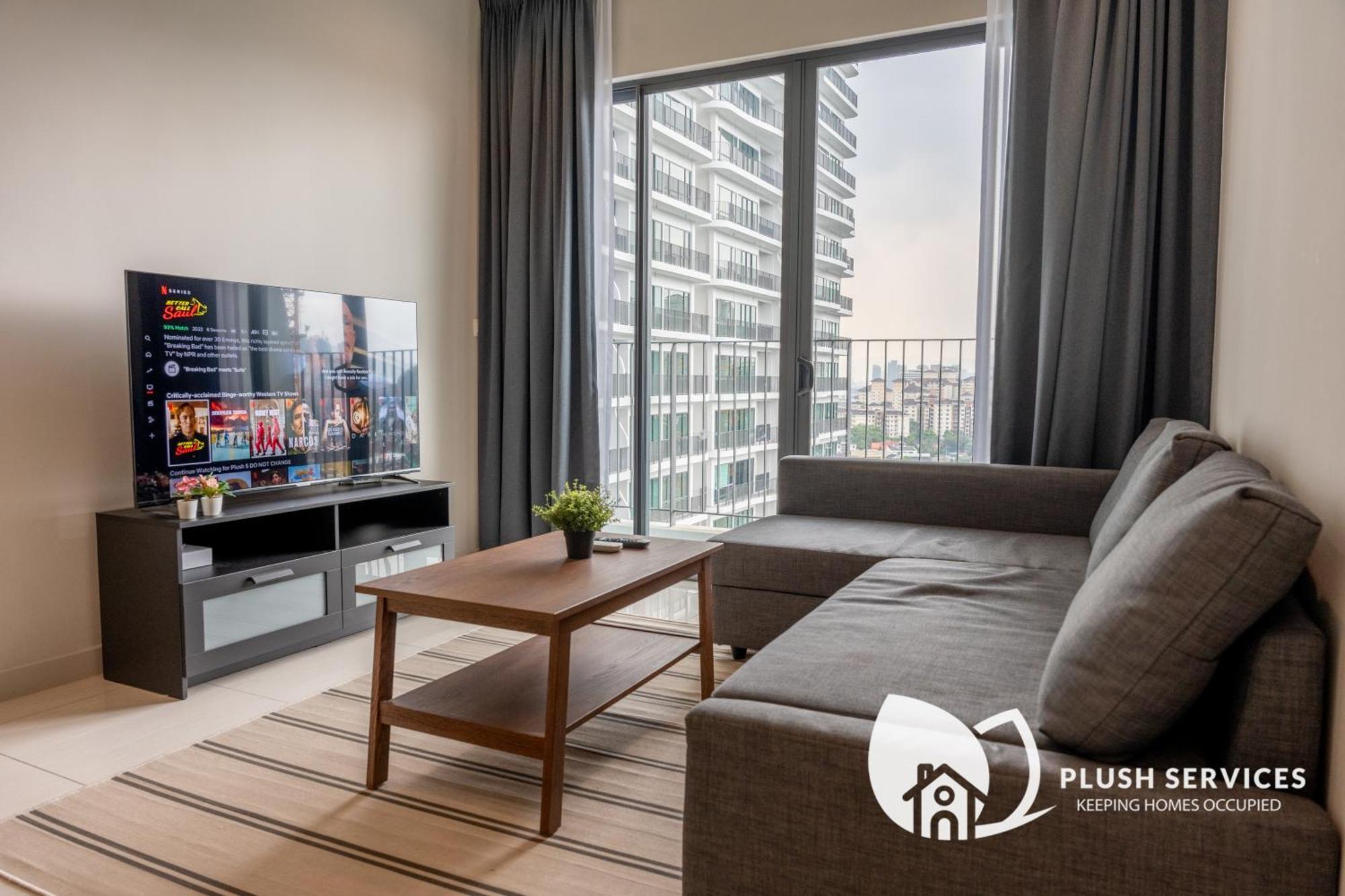 Apartment Datum Jelatek By Plush *